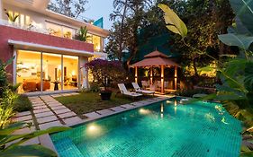 La Dora By The Blue Kite -3Bhk Contemporary Villas With Pvt Pool, 5 Mins Walk To Vagator Beach-Caretaker, Kitchen & Garden